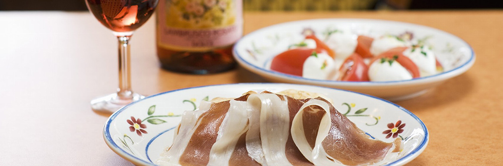 サイゼリヤ 食品工場 料理がテーブルに並ぶまで