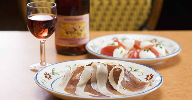 サイゼリヤ 食品工場 料理がテーブルに並ぶまで